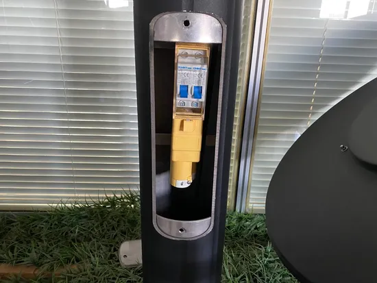 街路照明ポール ヒューズボックス